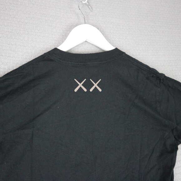 Uniqlo x Kaws Graphic Tee Mens Medium - Picture 7 of 7